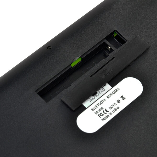 TECLADO SEM FIO BLUETOOTH 3.0 DYNAMIC SMART ABNT COM SUPORTE PARA TABLET OU CELULAR - PRETO - DT200 - Imagem 4